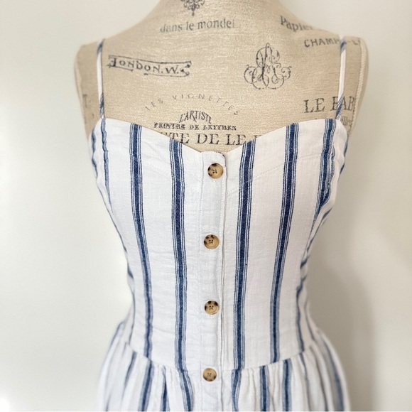 Abercrombie & Fitch Blue and White Striped Button-Down Midi Dress - Picture 3 of 9